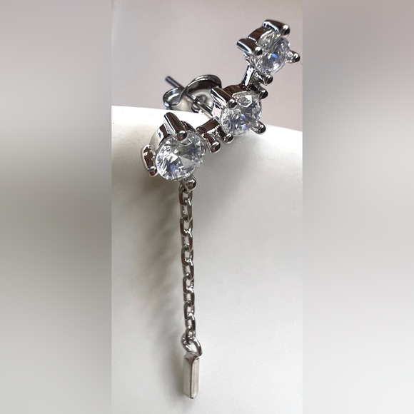 Elegant Earrings with Threader Tassel Chain - Picture 4 of 4